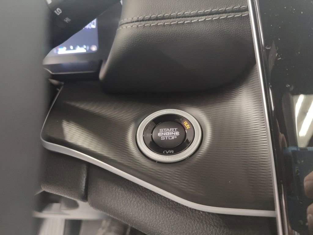 New 2025 Jeep Grand Cherokee L Altitude image 23