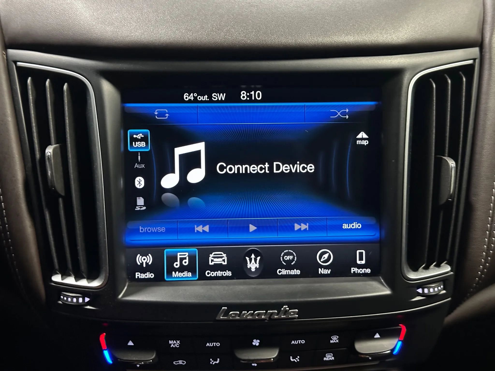 Used 2019 Maserati Levante GranLusso AWD/4WD image 39