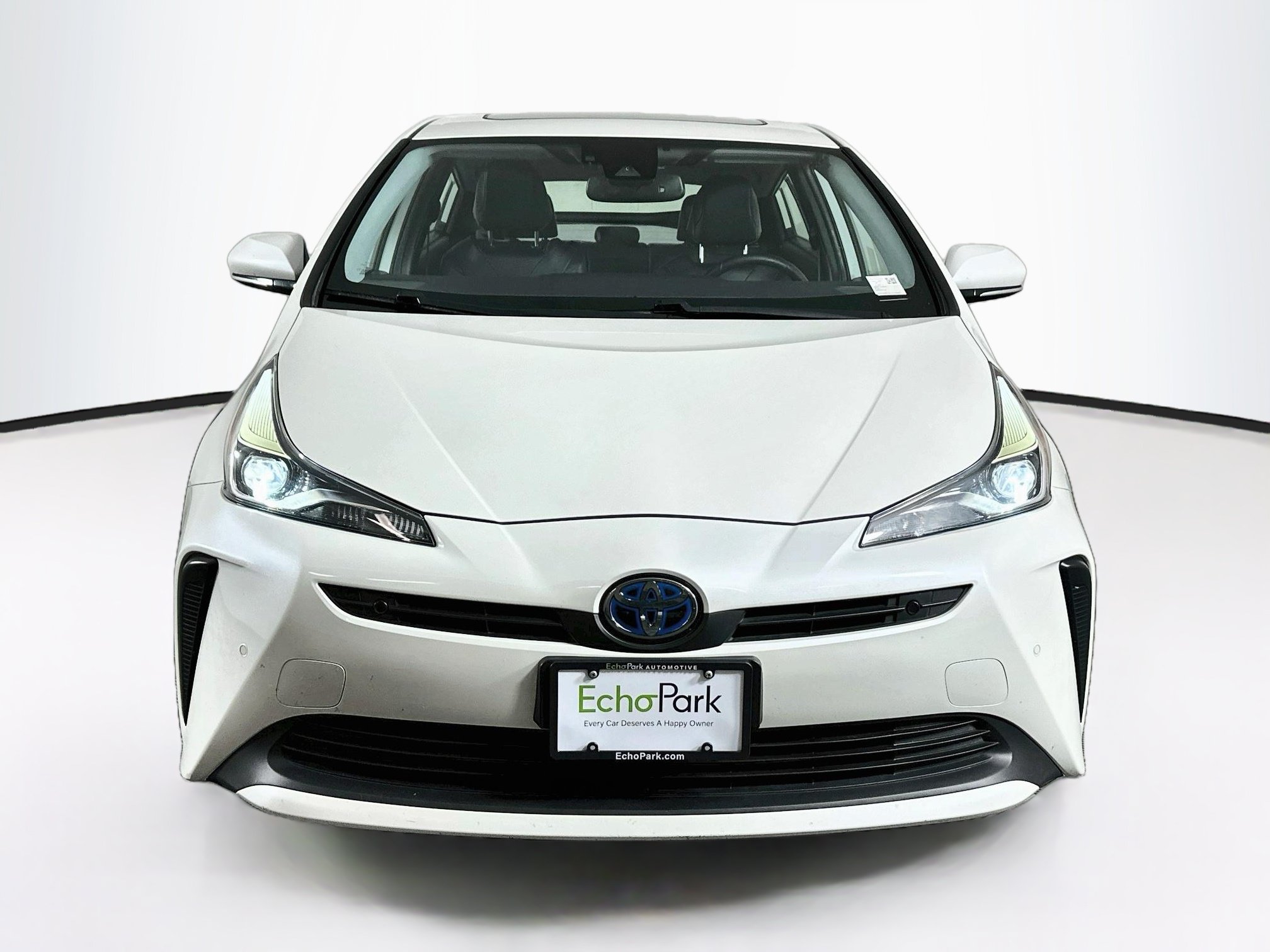 Used 2020 Toyota Prius XLE w/ Premium Convenience Package FWD image 2