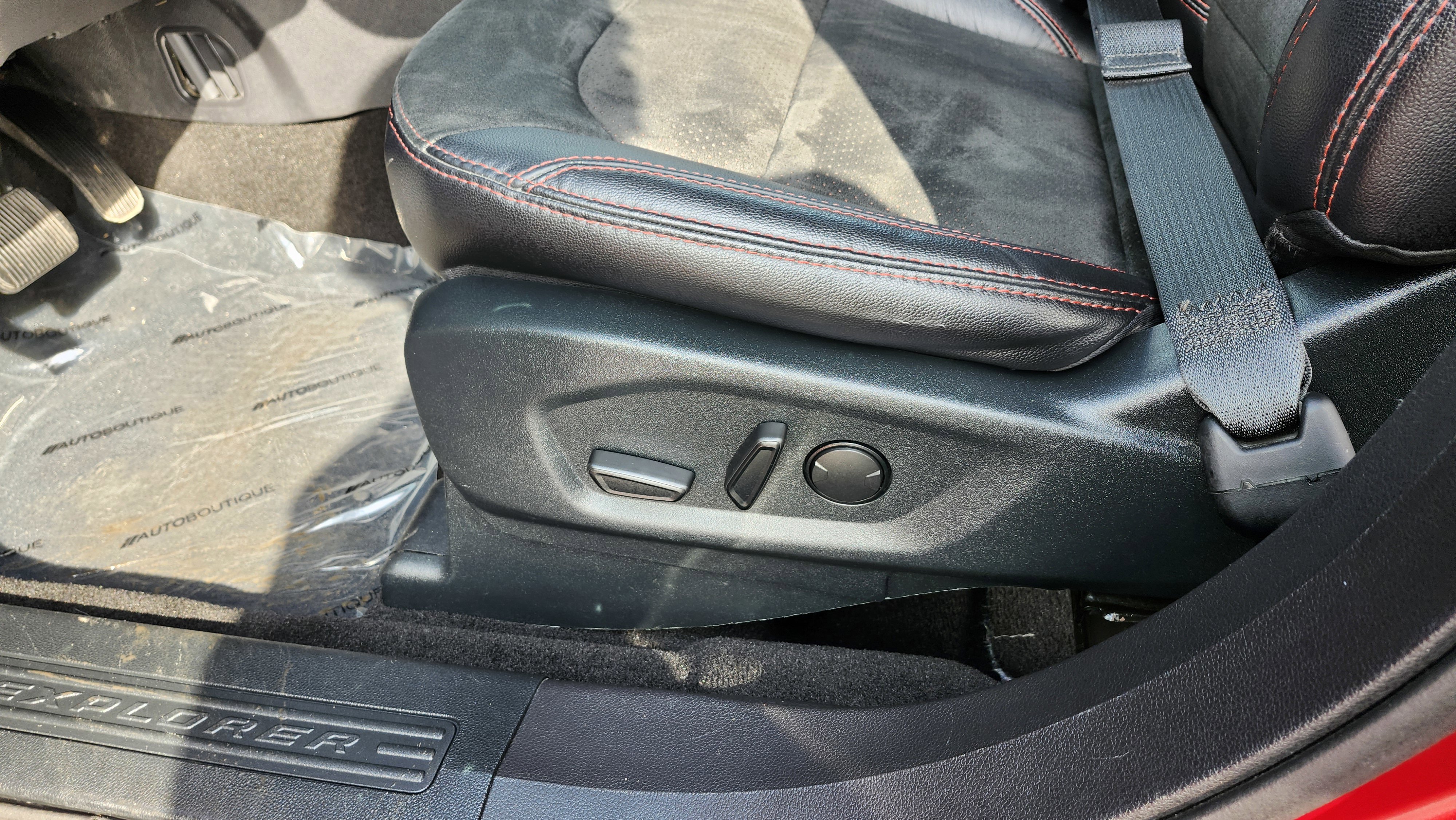 Used 2019 Ford Explorer XLT w/ Equipment Group 202A image 27