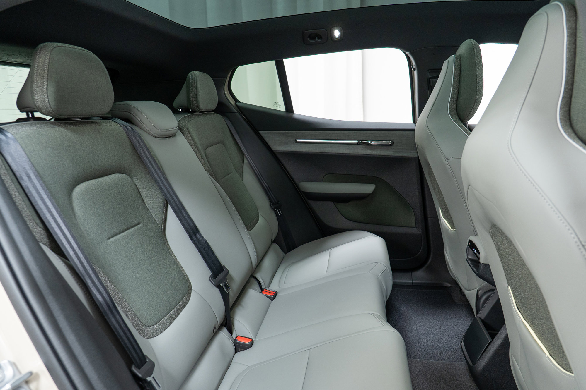 New 2026 Volvo EX30 Cross Country Ultra w/ Protection Package Premier image 29