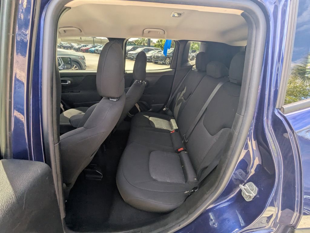 Used 2017 Jeep Renegade Latitude AWD/4WD image 24