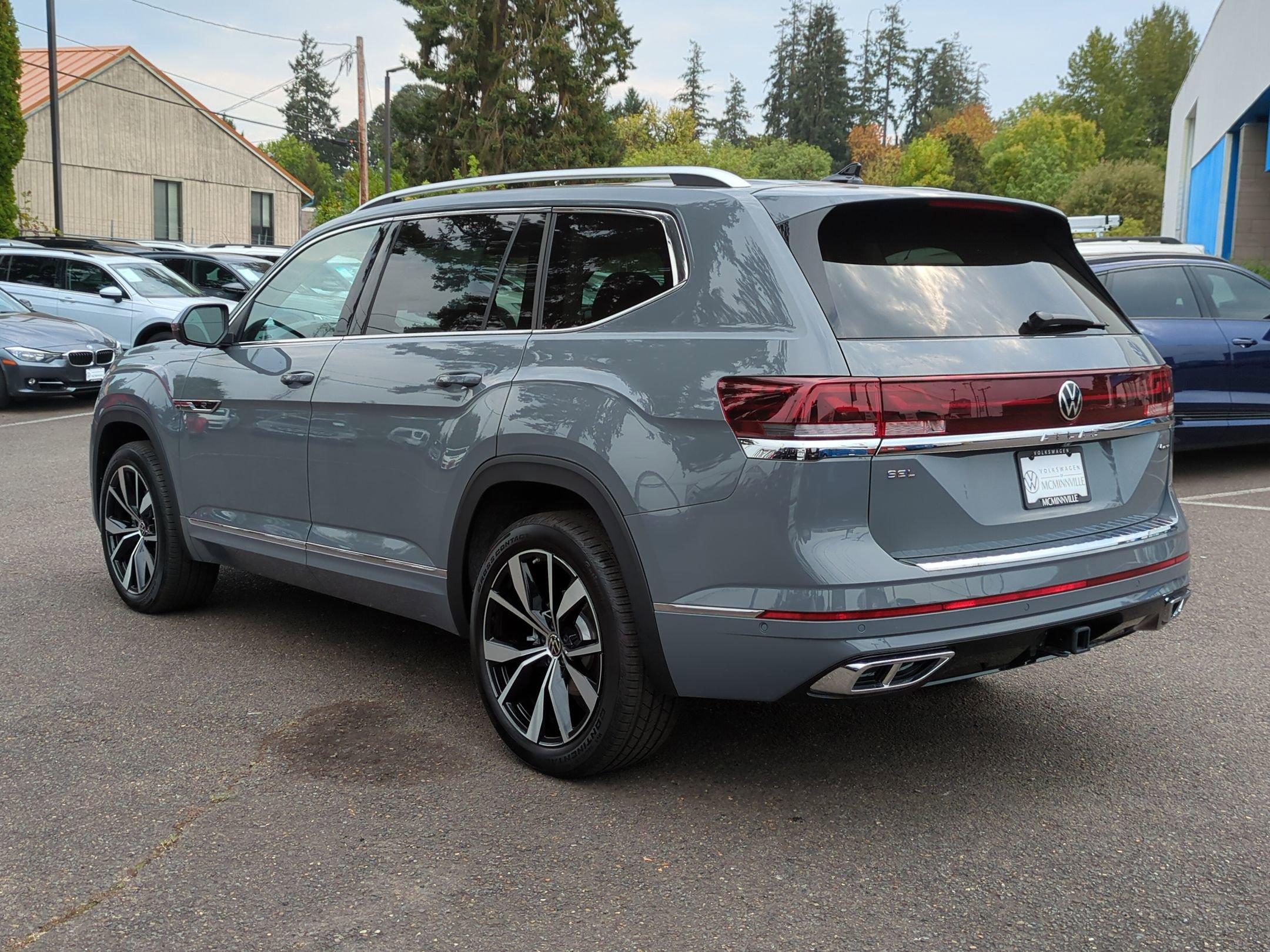 New 2025 Volkswagen Atlas SEL Premium R-Line image 3