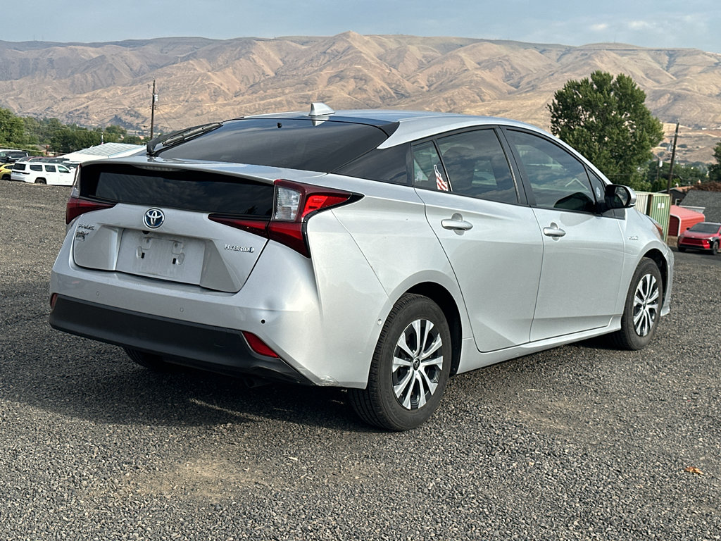 Certified 2021 Toyota Prius LE AWD/4WD image 7