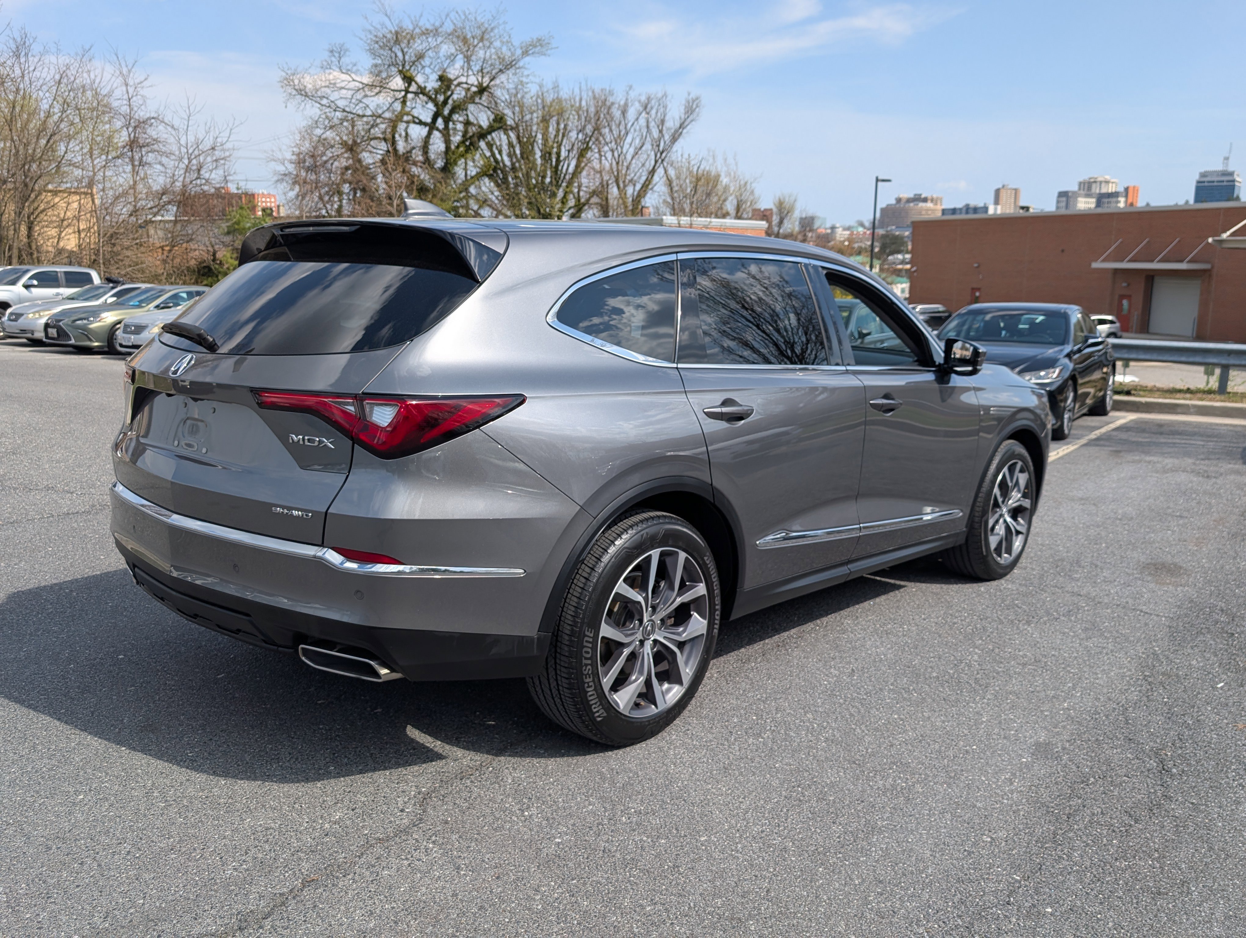 Used 2023 Acura MDX SH-AWD w/ Technology Package image 3