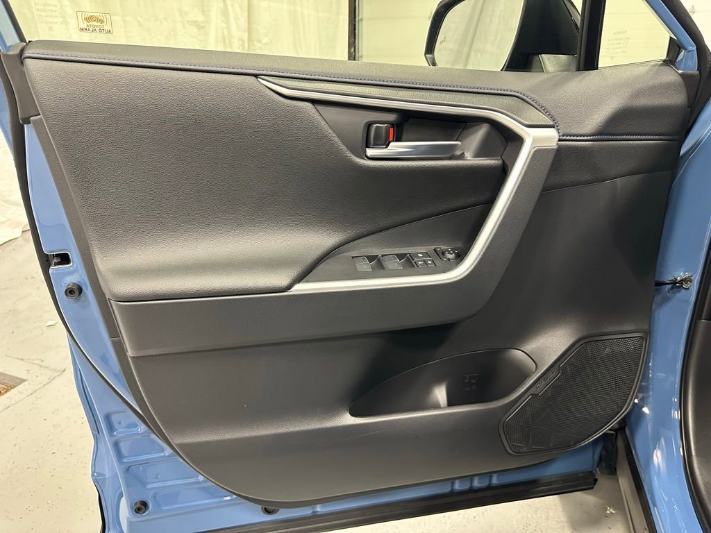 Used 2025 Toyota RAV4 XSE w/ Weather Package image 8