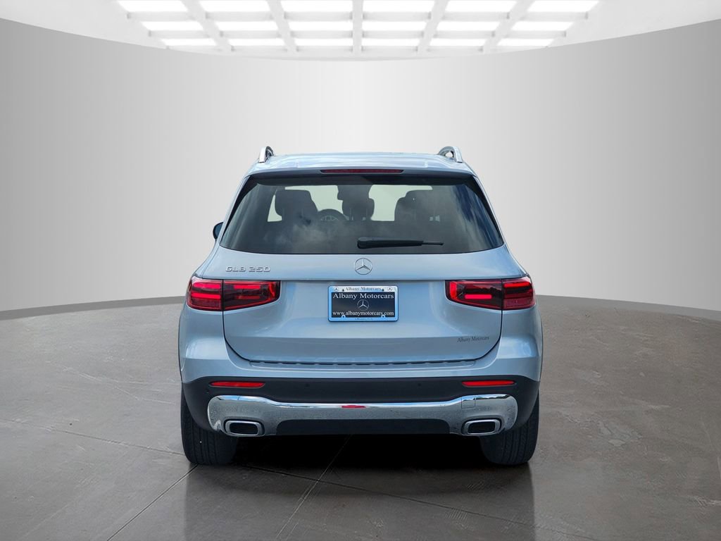 Used 2026 Mercedes-Benz GLB 250 image 5