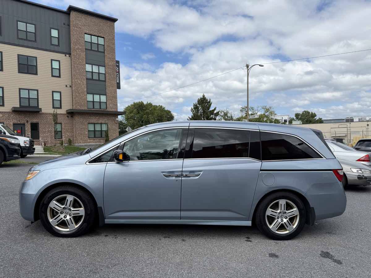 Used 2011 Honda Odyssey Touring image 4
