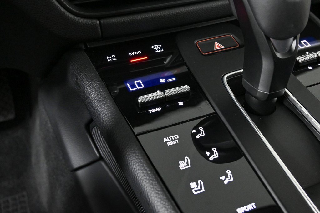 Used 2025 Porsche Macan image 18