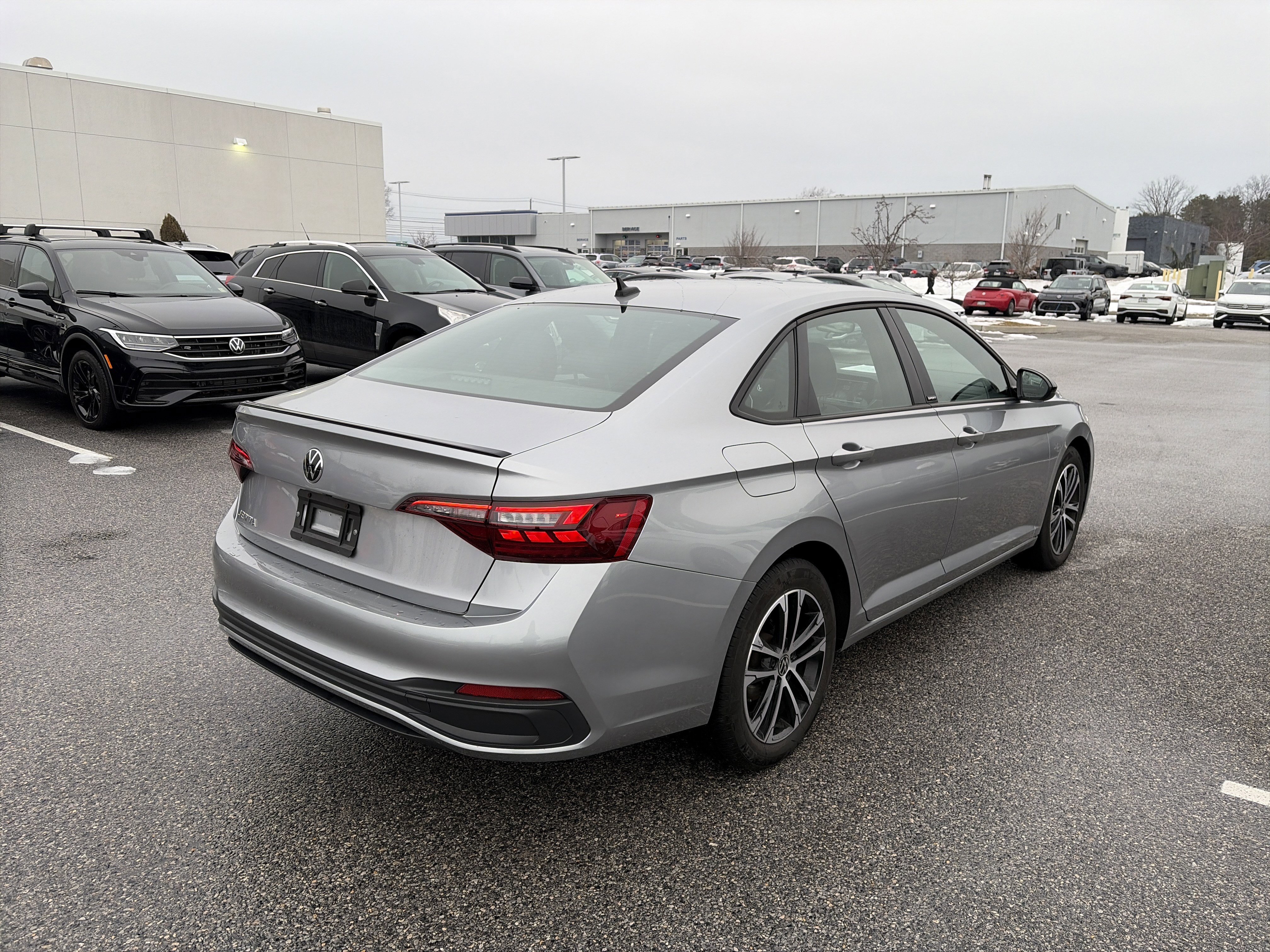 Used 2024 Volkswagen Jetta Sport image 4