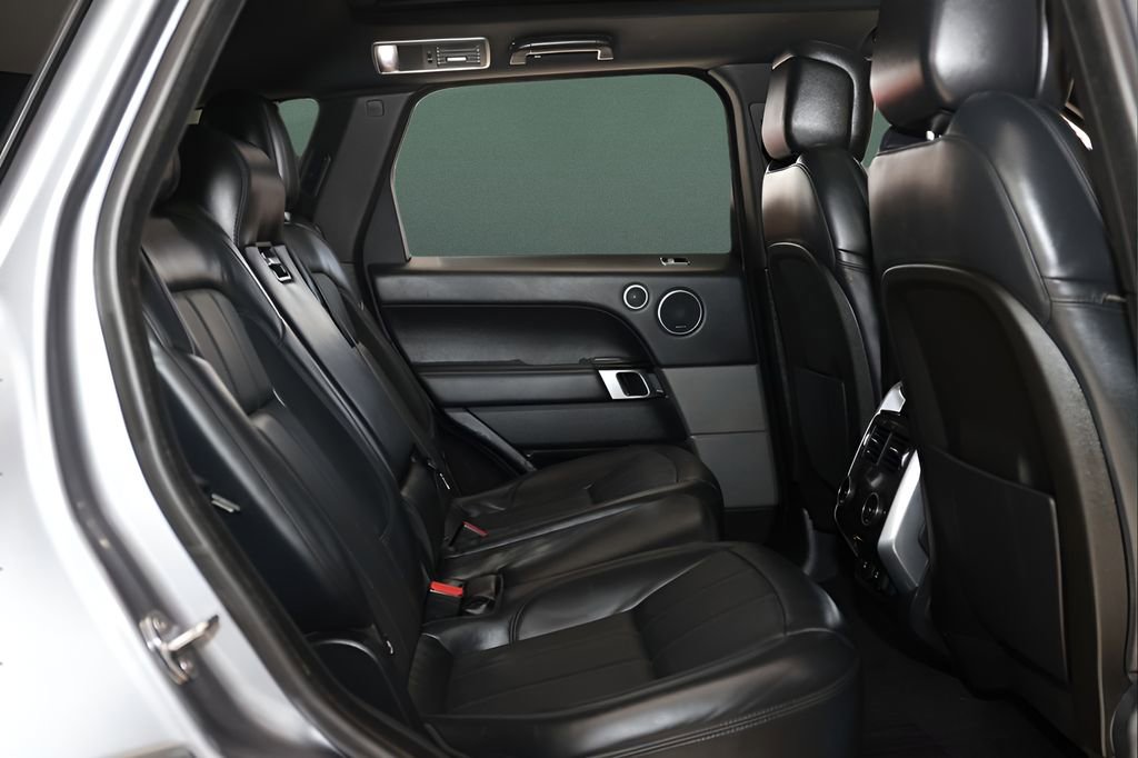 Used 2020 Land Rover Range Rover Sport HSE Dynamic image 14