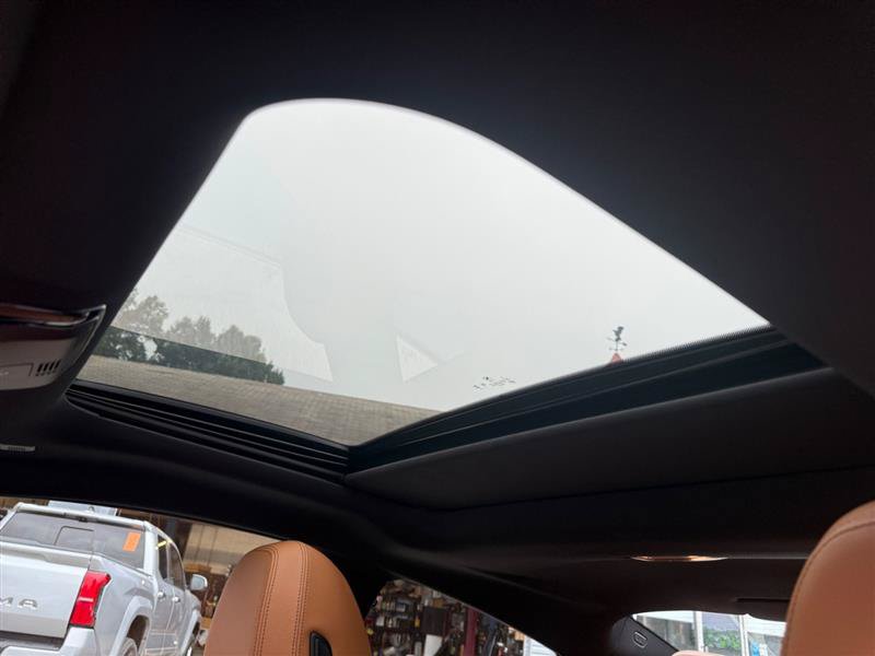 Used 2025 BMW M440i Coupe w/ Premium Package RWD image 21