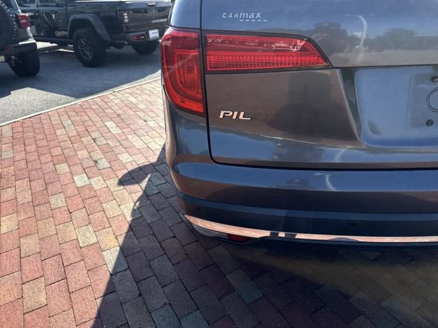 Used 2017 Honda Pilot Touring image 8