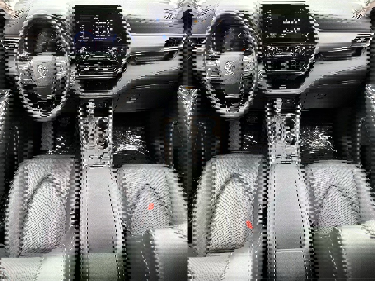 Used 2023 Toyota Highlander Limited image 9