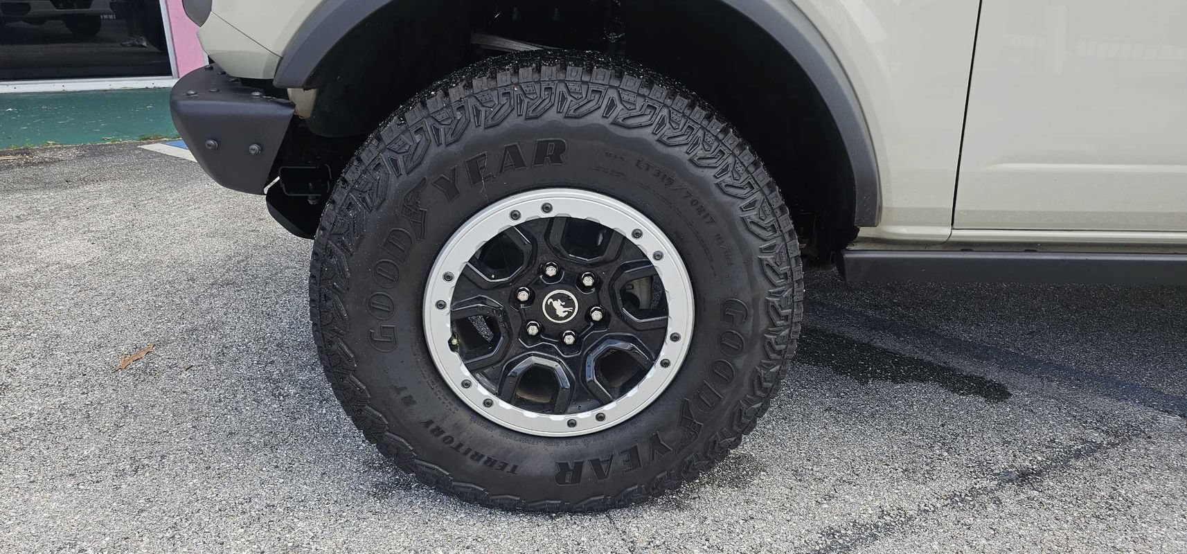 Used 2025 Ford Bronco Badlands w/ Sasquatch Package AWD/4WD image 12