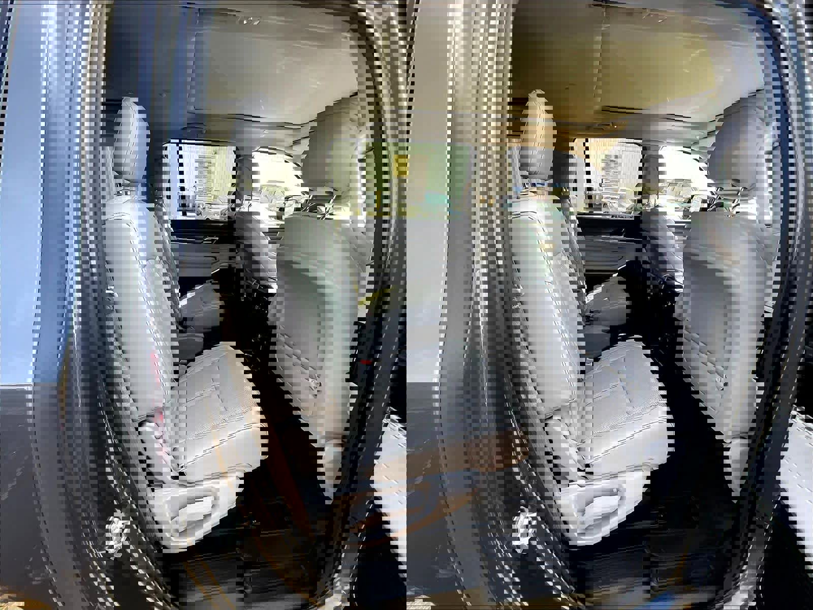 Used 2023 Jeep Wagoneer L Series II w/ Premium Group I image 16