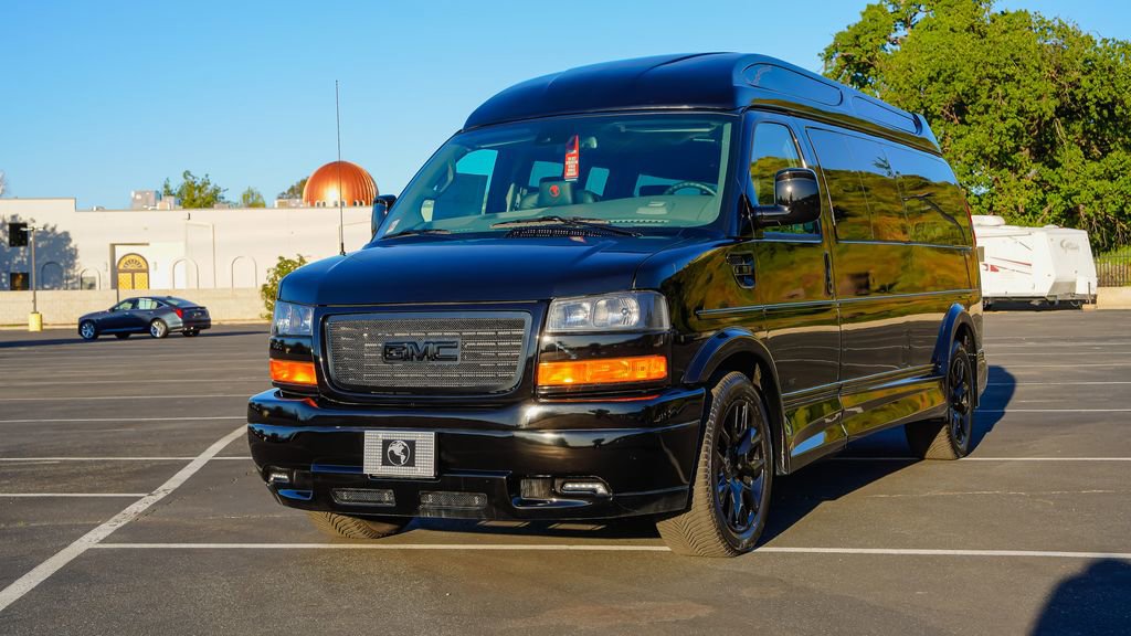 New 2026 GMC Savana 2500 Extended w/ Driver Convenience Package RWD video 2