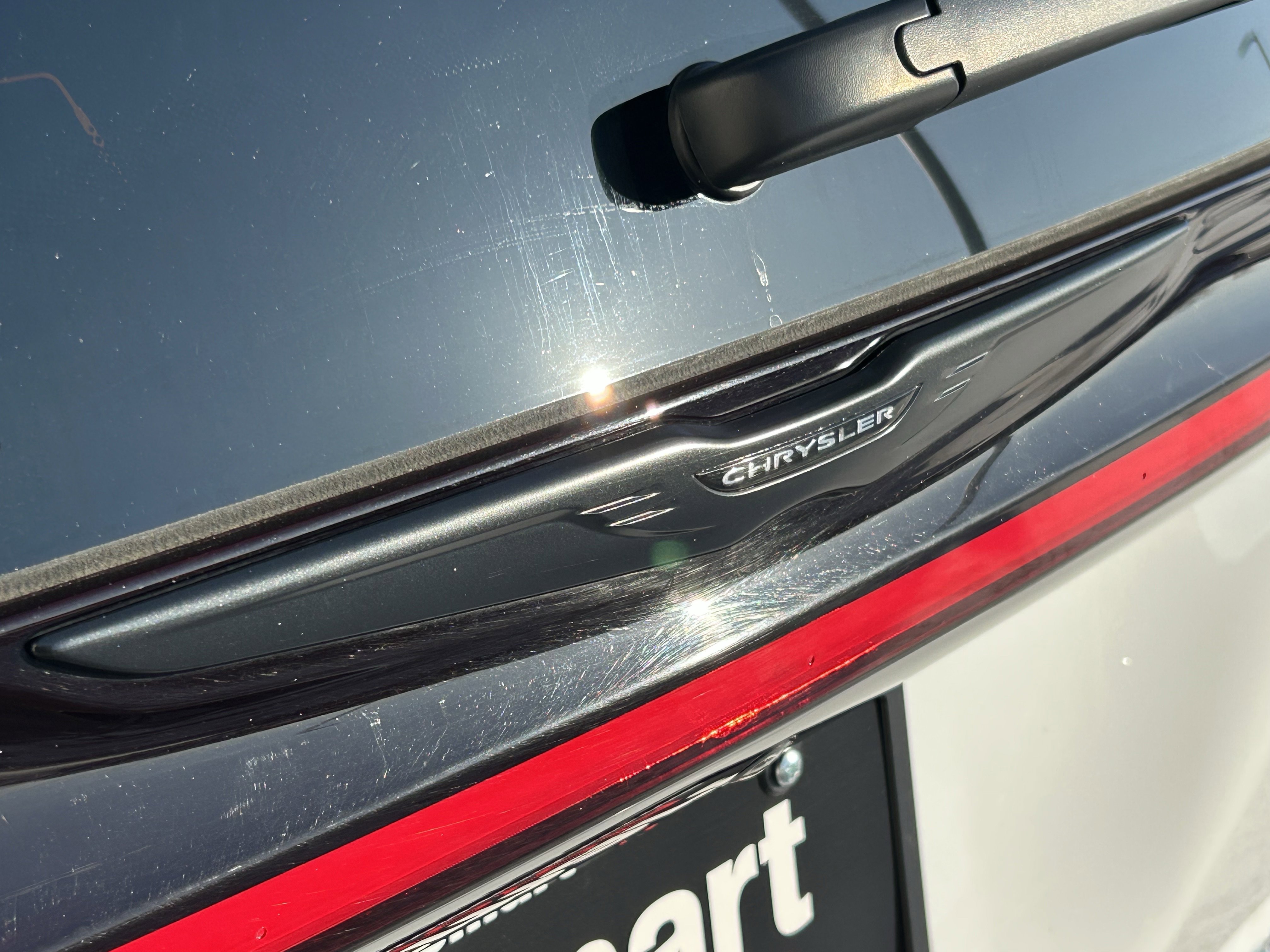 Used 2024 Chrysler Pacifica Limited image 7