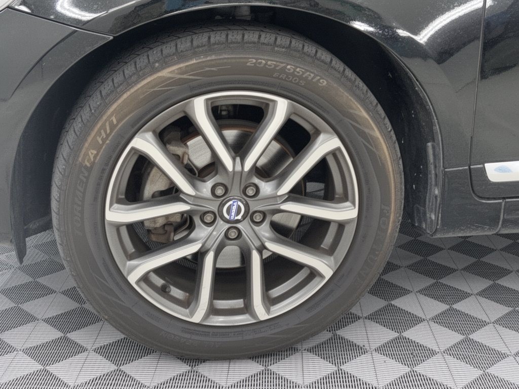 Used 2017 Volvo XC60 T6 Dynamic w/ Preferred Option Package AWD/4WD image 10
