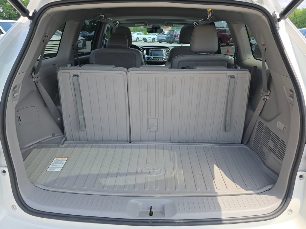 Used 2019 Toyota Highlander XLE AWD/4WD image 26