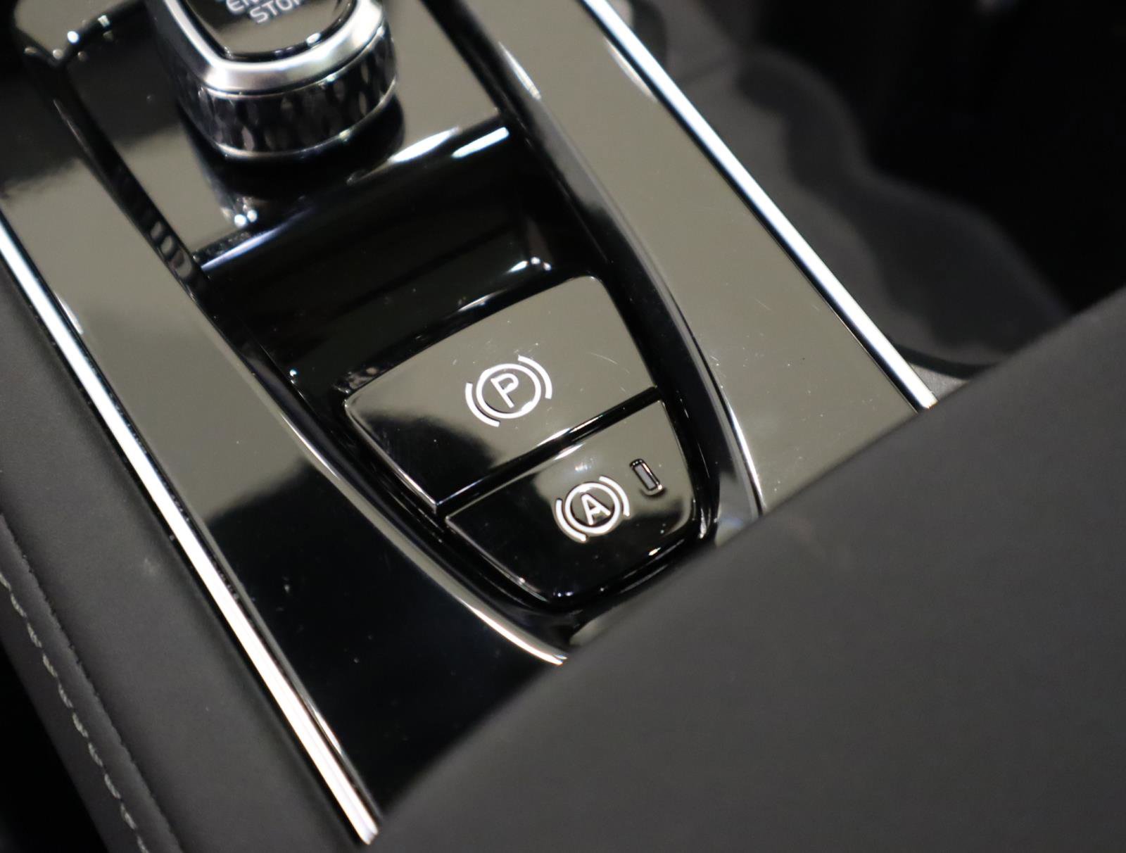 Used 2025 Volvo XC90 T8 Ultra w/ Protection Package Premier AWD/4WD image 29