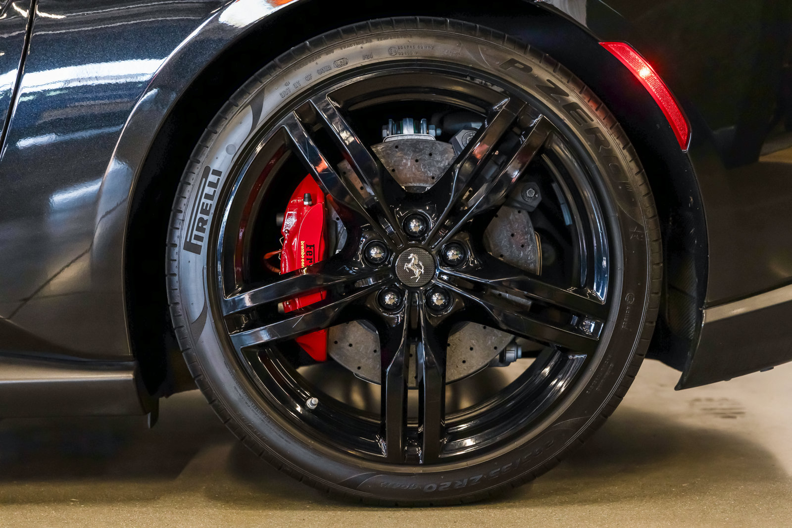 Used 2020 Ferrari Portofino RWD image 23