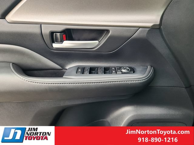 Used 2026 Toyota Grand Highlander FWD image 23