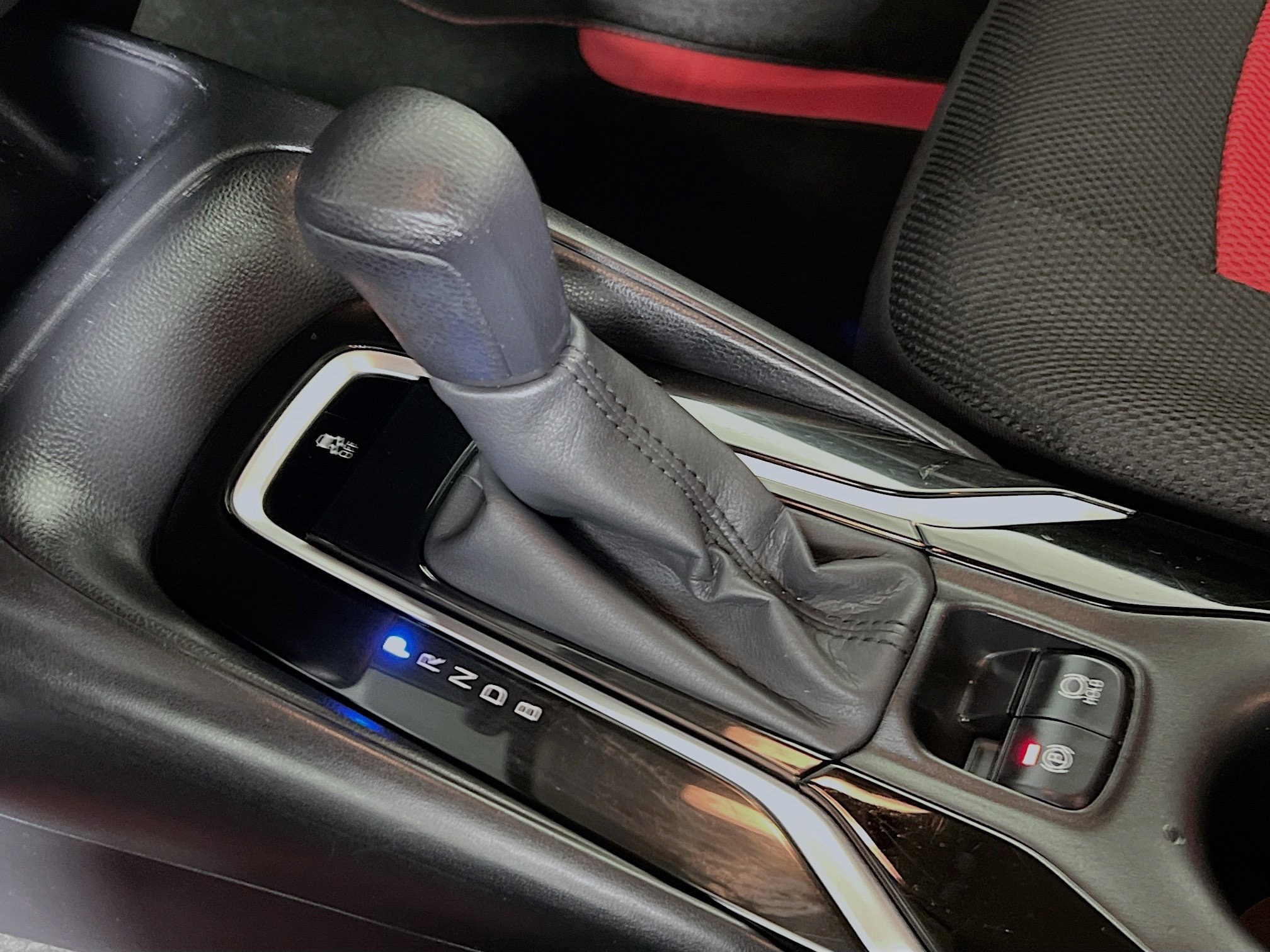 Used 2020 Toyota Corolla LE w/ Carpet Mat Package (TMS) image 21