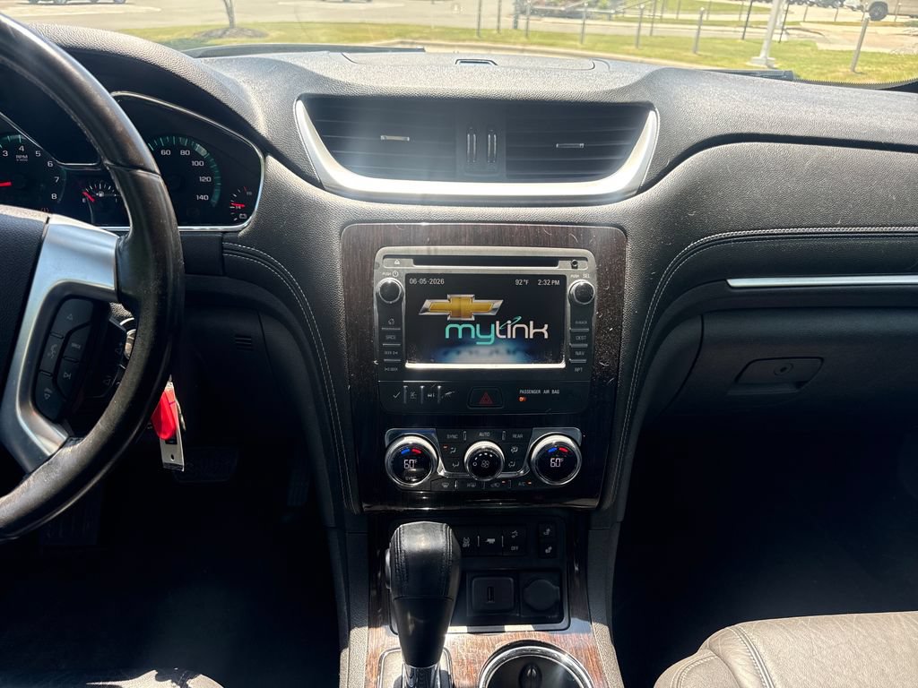 Used 2016 Chevrolet Traverse LT FWD image 18
