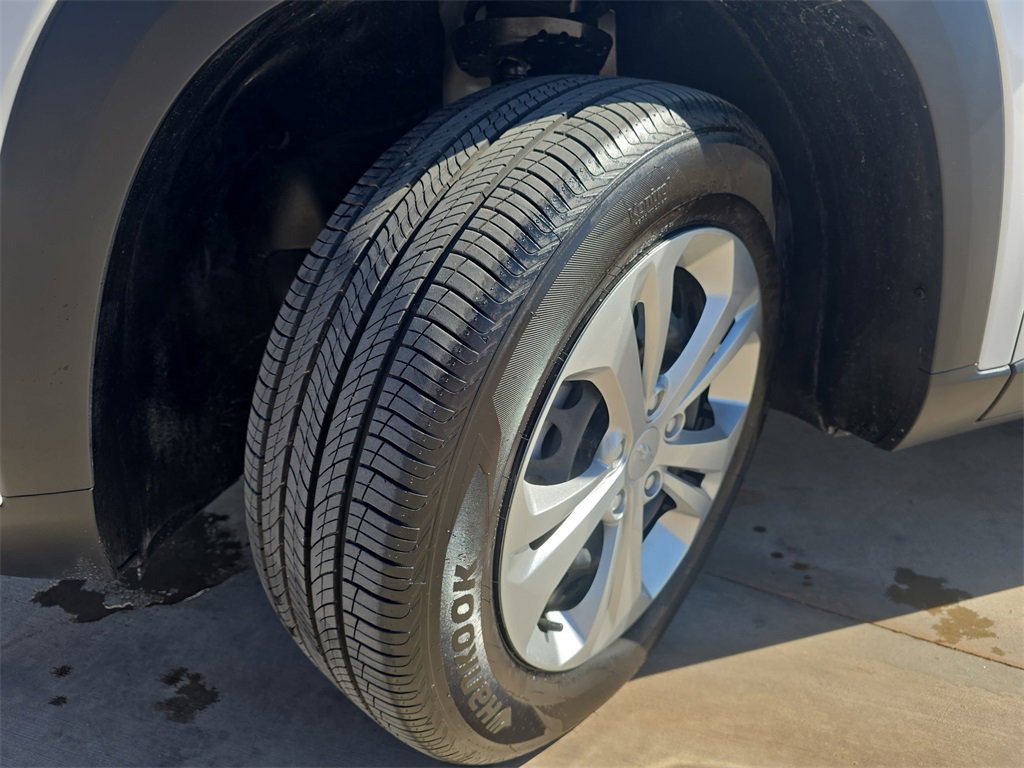 Used 2025 Chevrolet Trax LS image 31