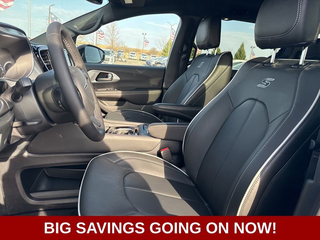 New 2026 Chrysler Pacifica Limited w/ S Appearance Package image 12