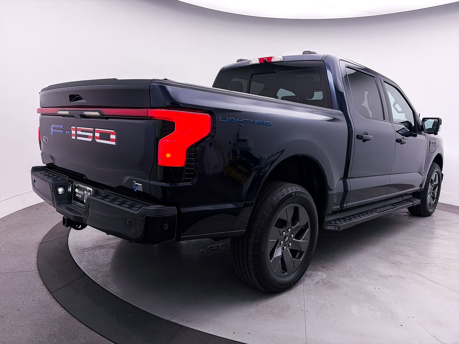 Used 2023 Ford F150 Lightning Lariat w/ Equipment Group 511A High image 17