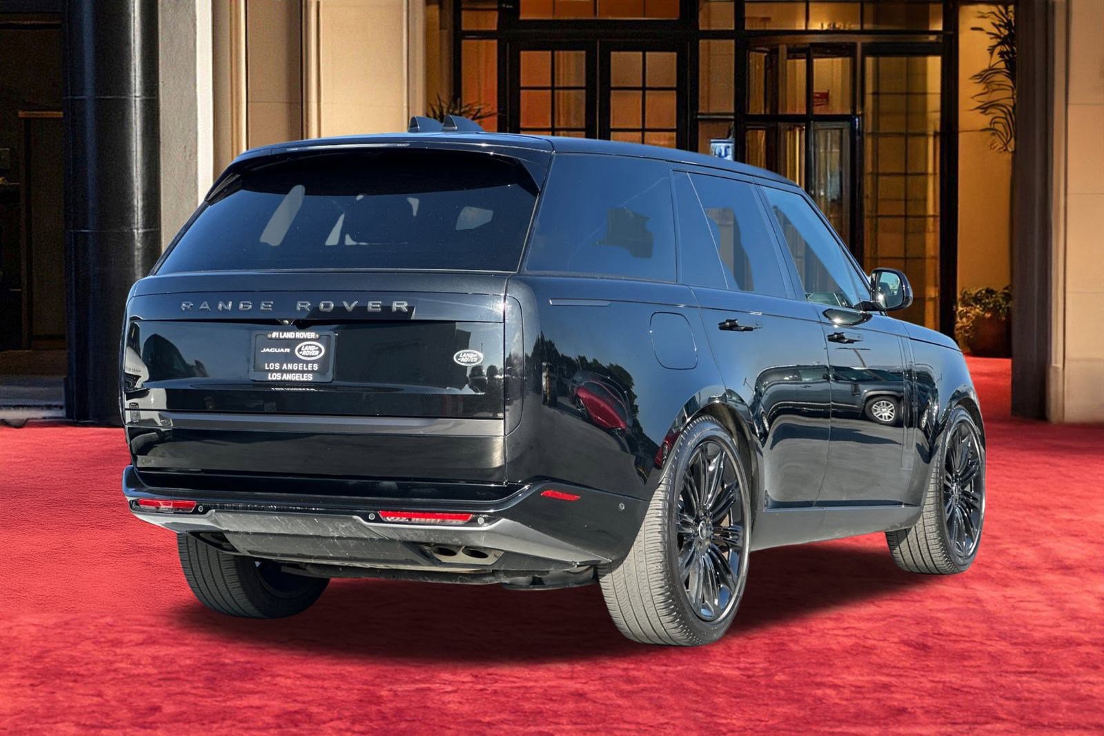 Used 2023 Land Rover Range Rover SE image 10