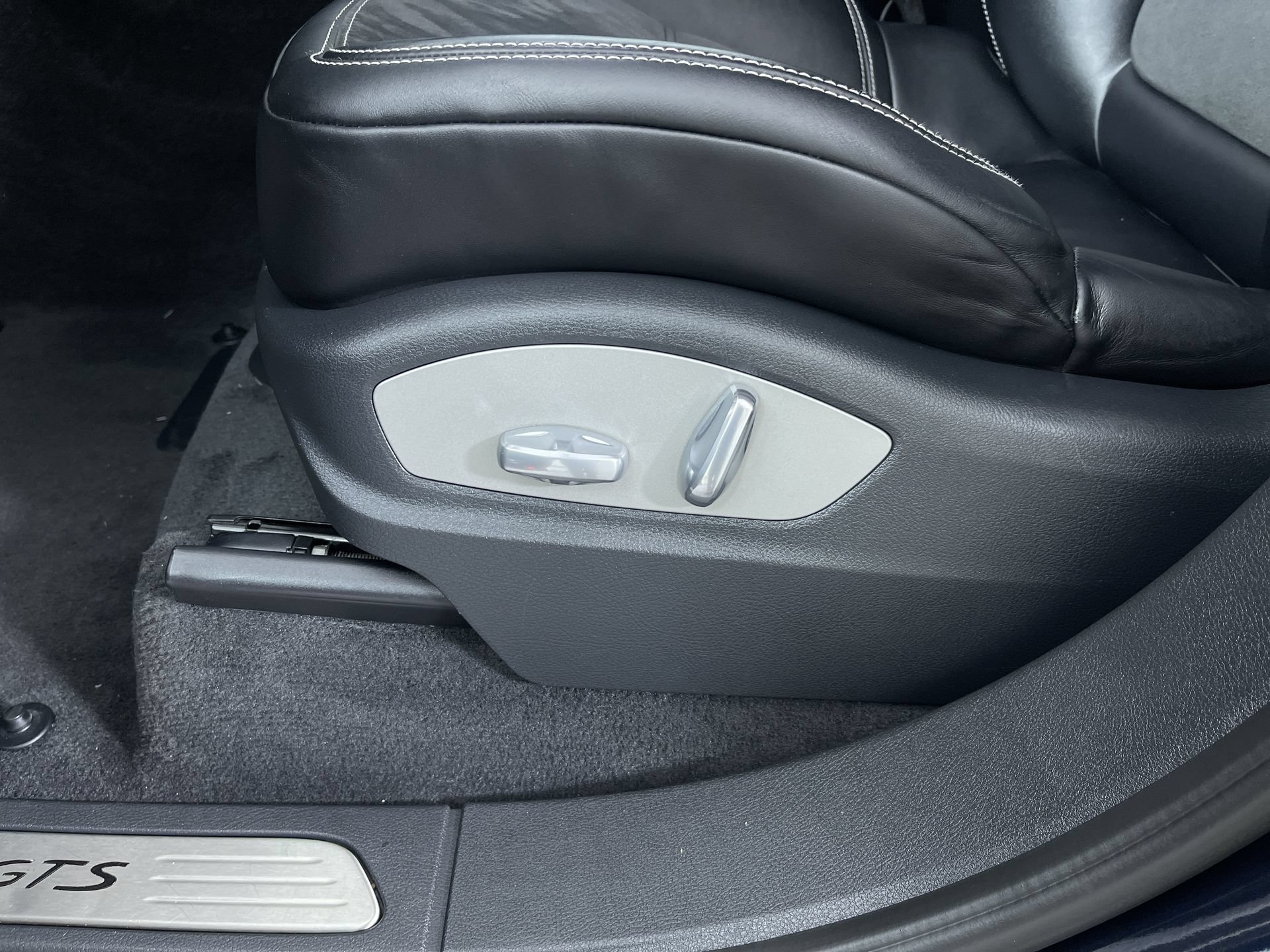 Used 2016 Porsche Cayenne GTS AWD/4WD image 12