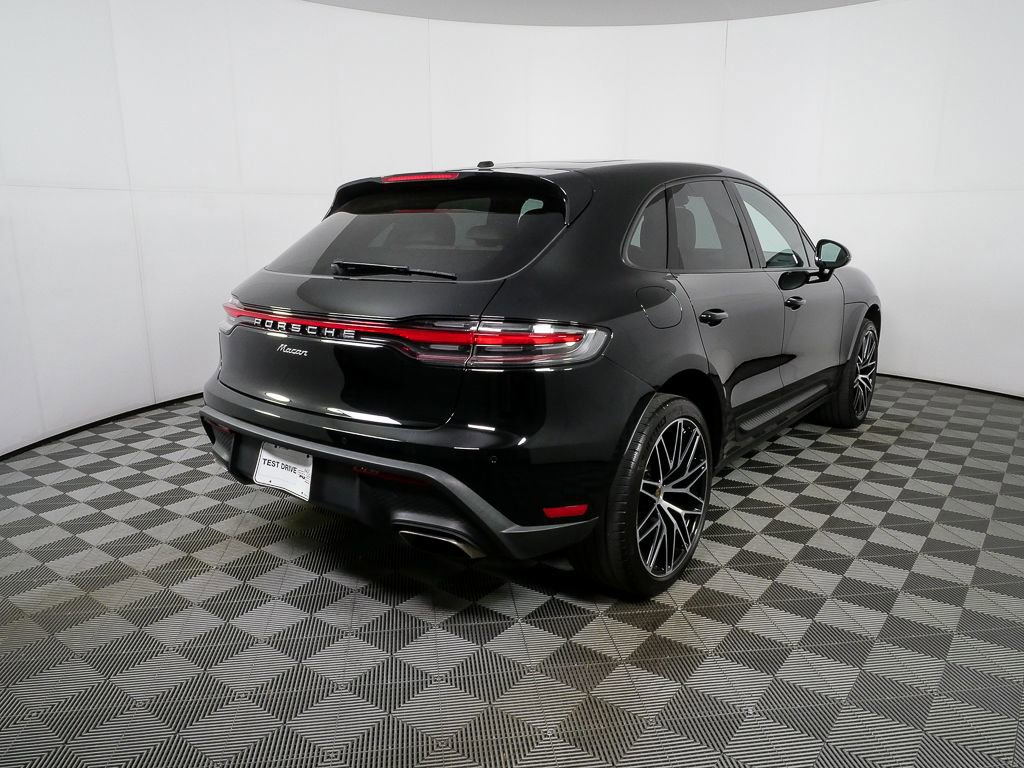 Certified 2023 Porsche Macan Turbo AWD/4WD image 31