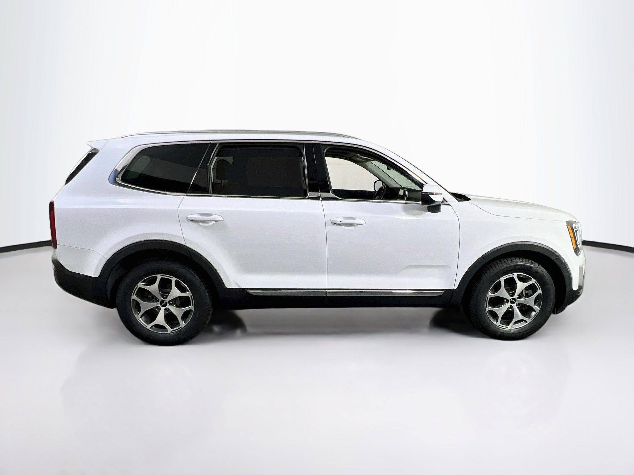 Used 2022 Kia Telluride EX FWD image 4