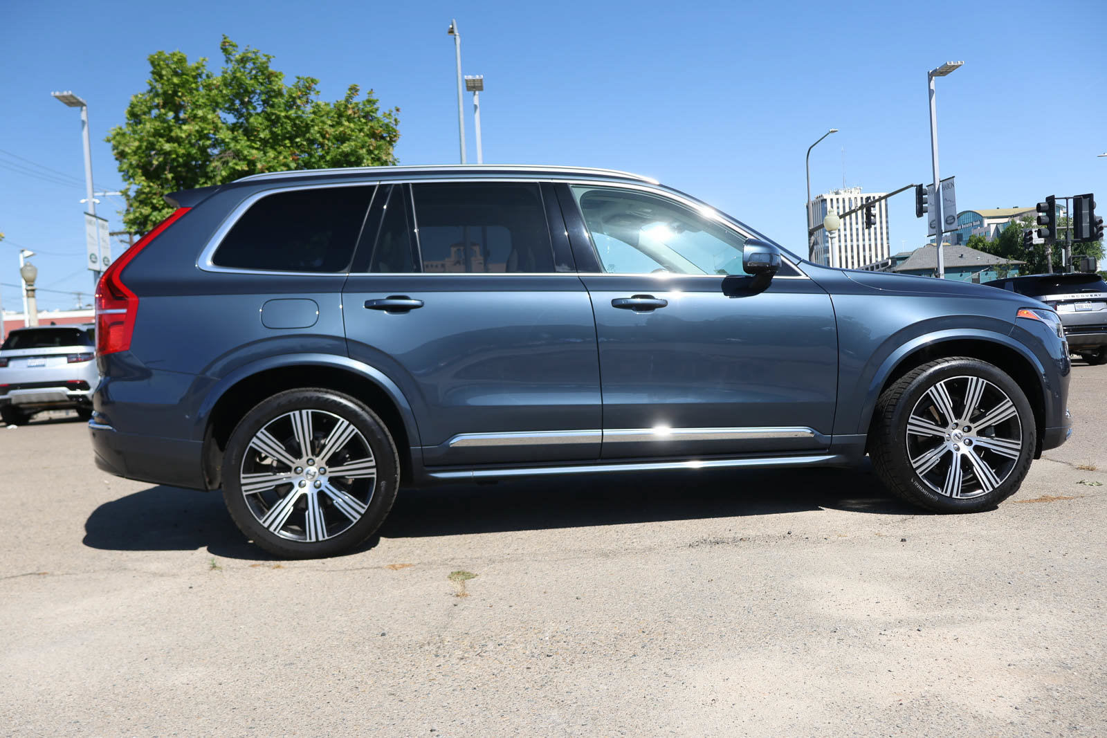 Used 2023 Volvo XC90 B6 Ultimate w/ Protection Package Premier AWD/4WD image 4