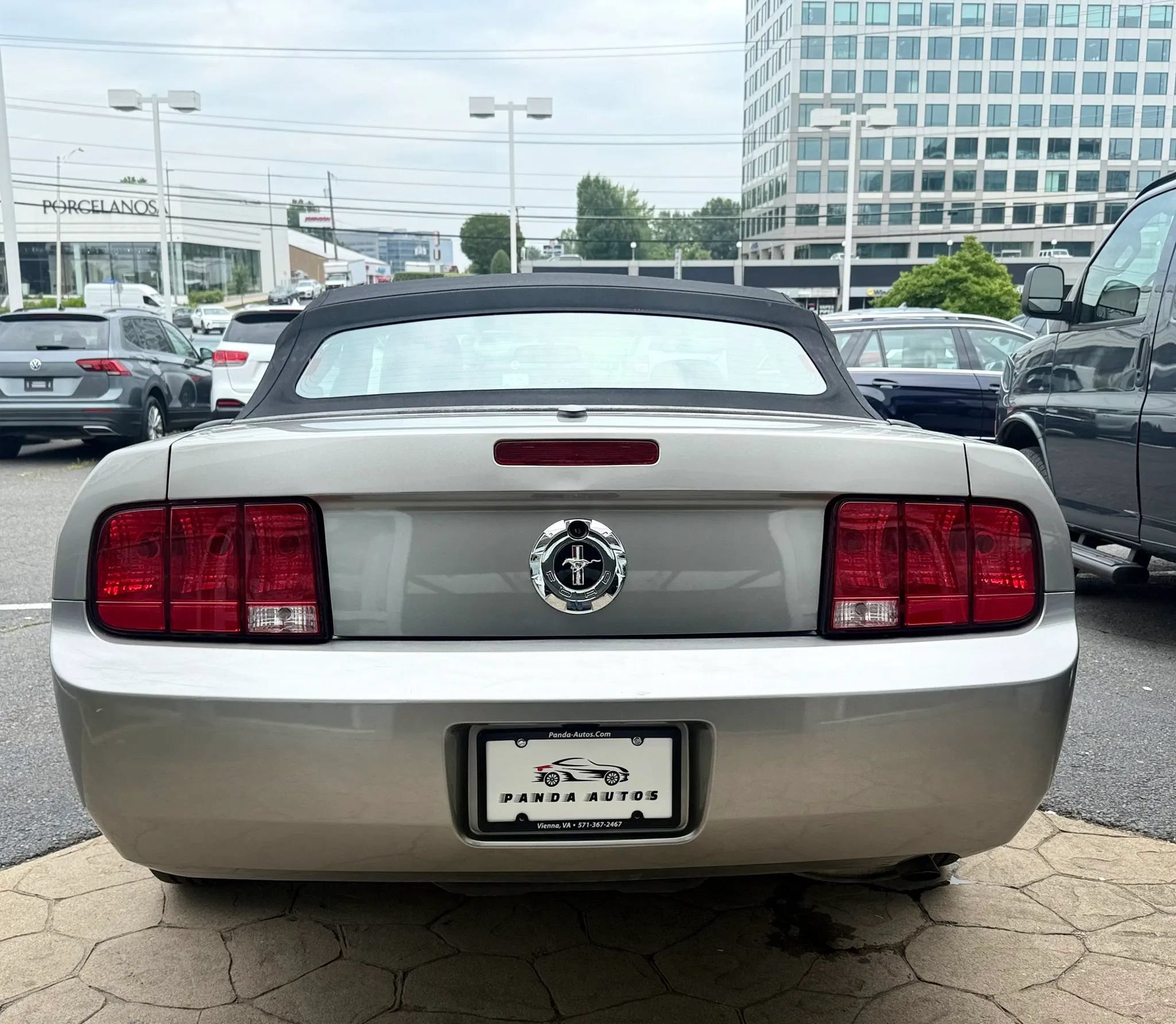 Used 2008 Ford Mustang Convertible RWD image 10