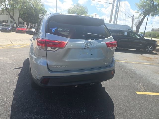 Used 2018 Toyota Highlander XLE image 7
