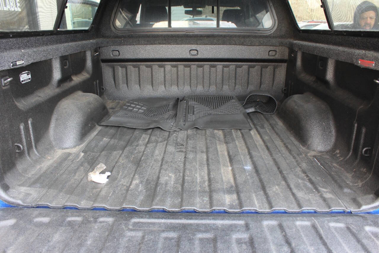 Used 2018 Chevrolet Silverado 1500 LT w/ All Star Edition RWD image 16