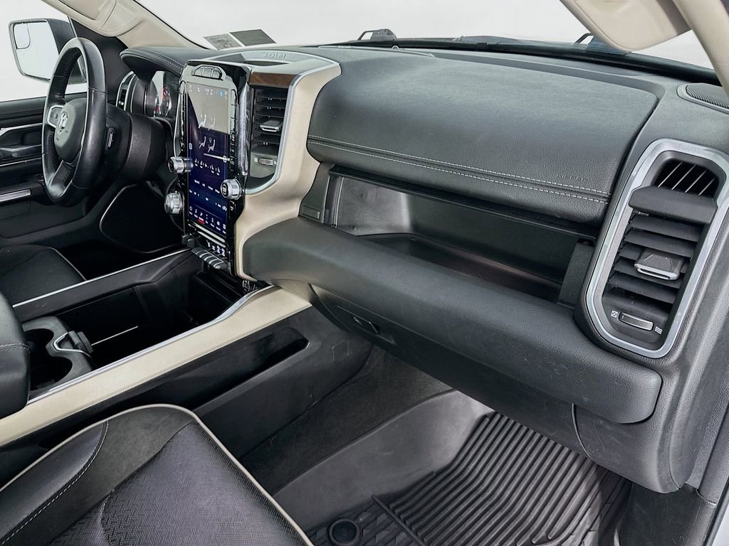 Used 2022 RAM 1500 Laramie AWD/4WD image 32