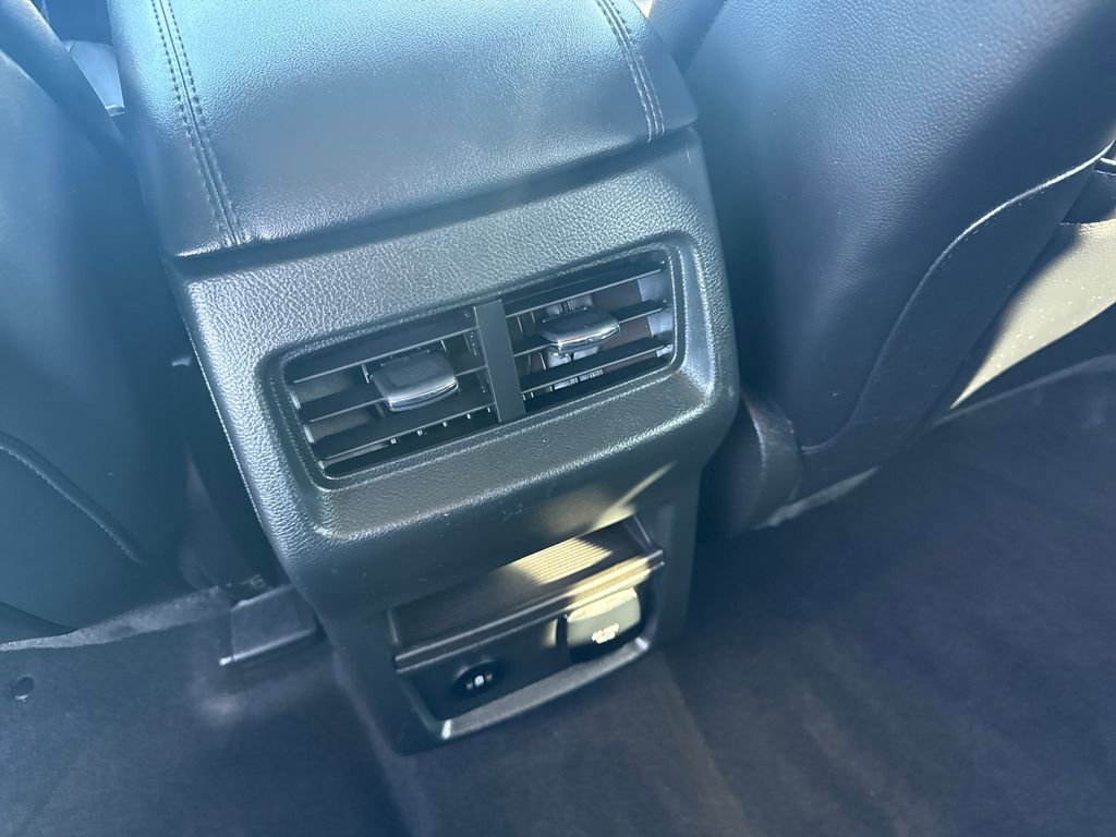 Used 2024 Ford Edge SEL w/ Convenience Package image 17