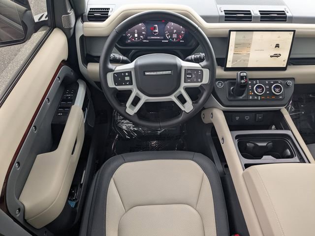 Used 2024 Land Rover Defender 130 X-Dynamic SE image 14