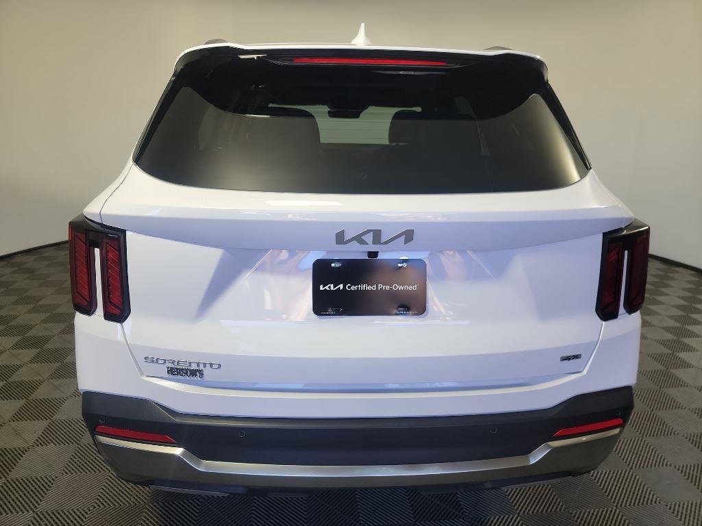 Certified 2025 Kia Sorento EX w/ Panoramic Sunroof Package image 5