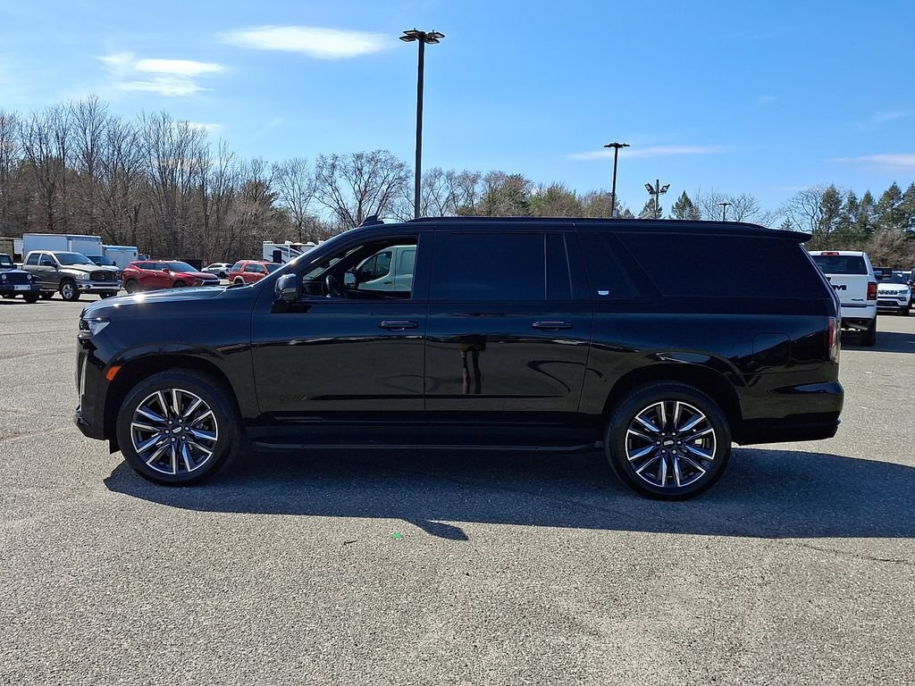 Used 2023 Cadillac Escalade ESV Sport AWD/4WD image 7
