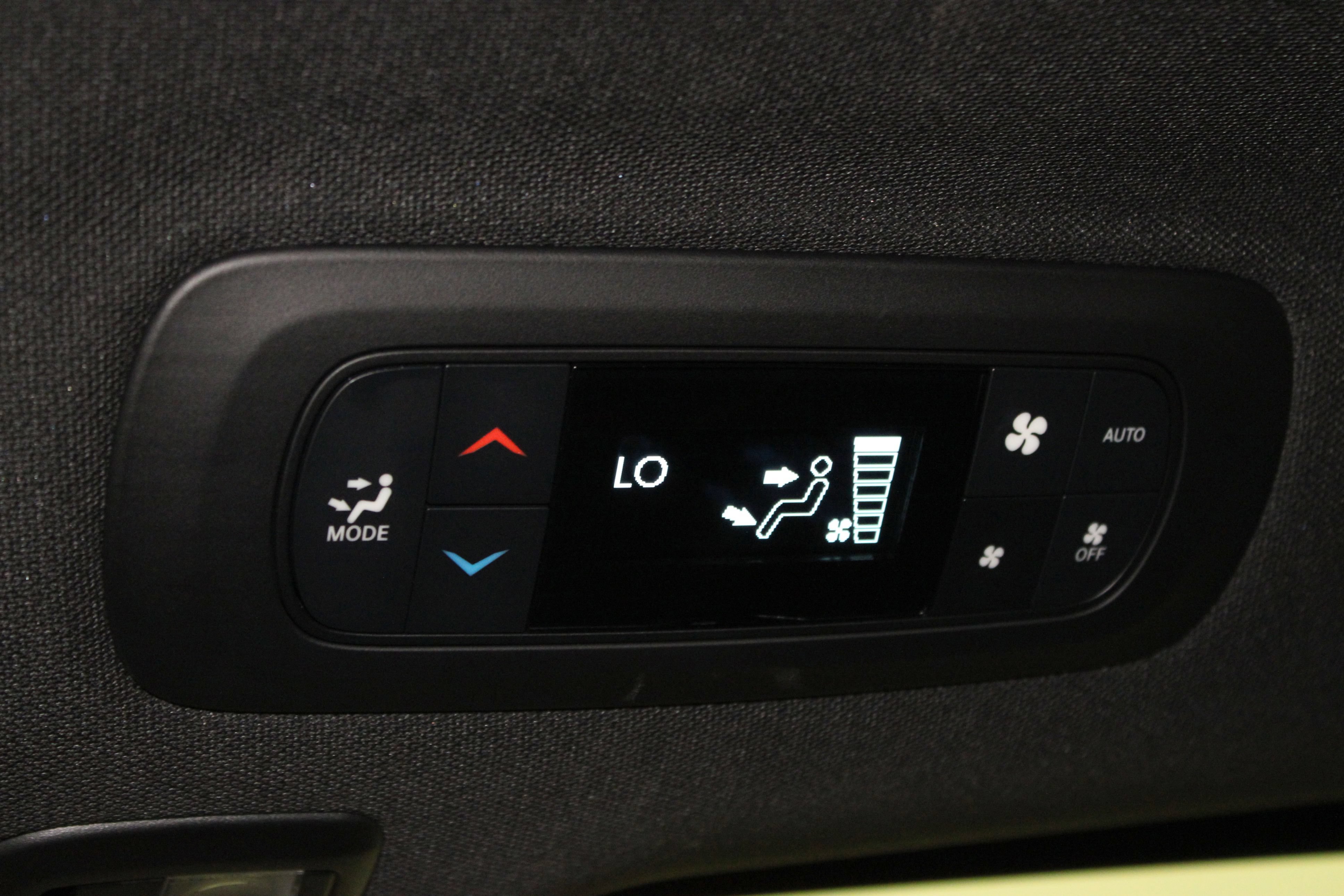 Used 2026 Chrysler Pacifica Limited w/ S Appearance Package FWD image 29