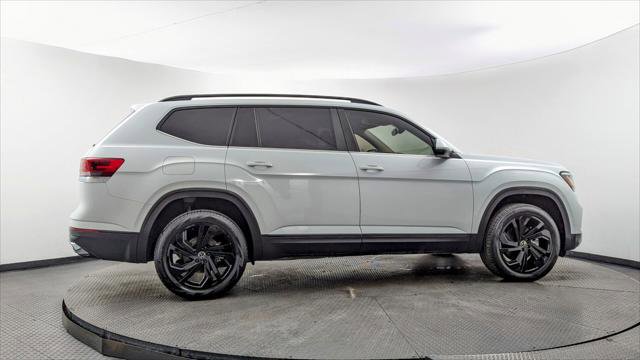 Used 2022 Volkswagen Atlas SE w/ Black Wheel Package image 8