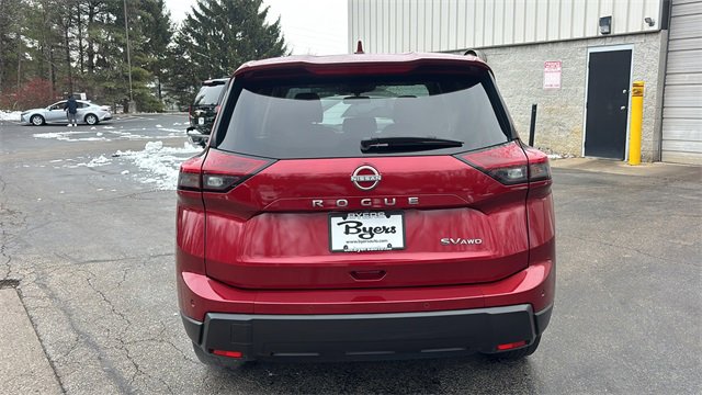 Used 2024 Nissan Rogue SV image 29