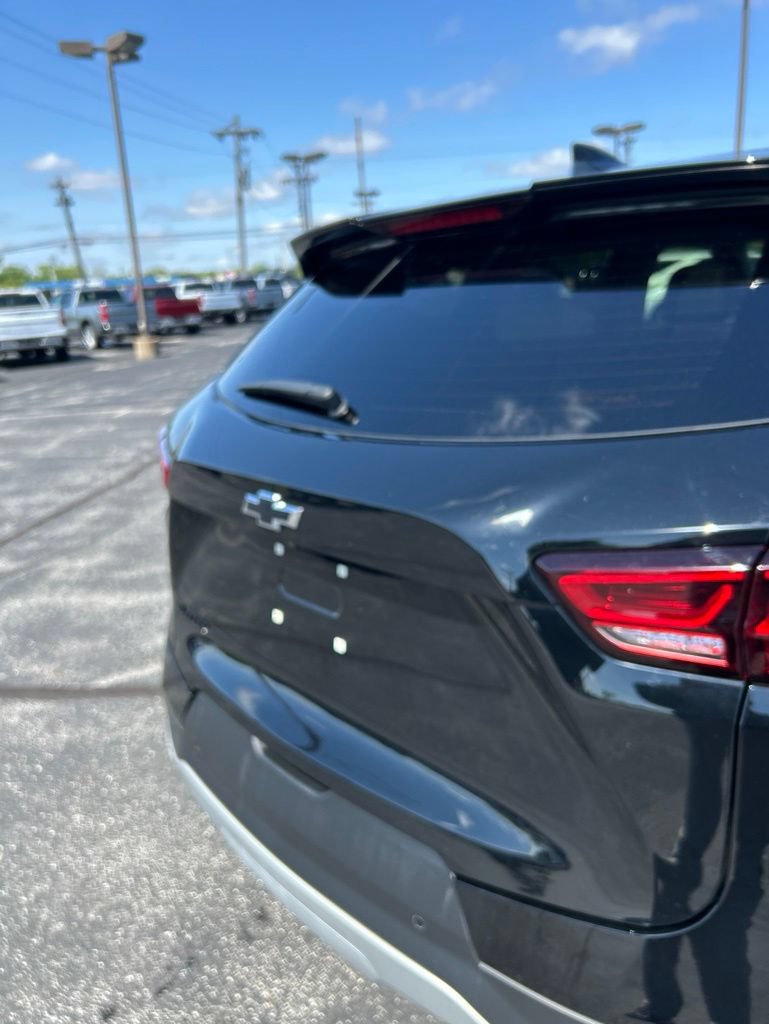 Used 2024 Chevrolet Blazer LT w/ Midnight/Sport Edition FWD image 18