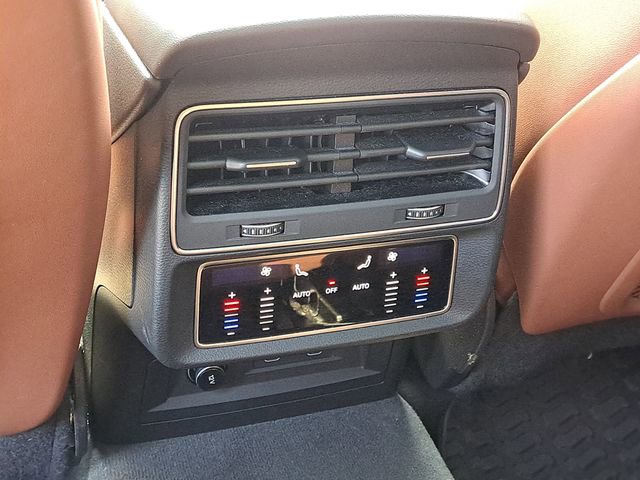 Used 2022 Audi Q8 Premium Plus image 23